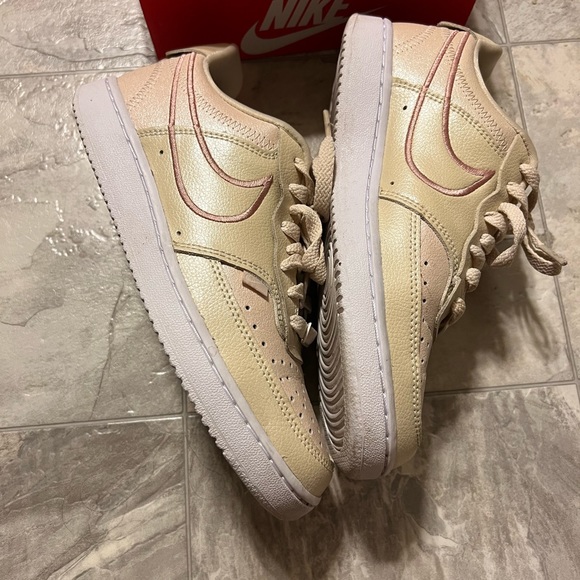 ⭐️NWOT Nike court vision low sneakers/tennis shoes in pearl white… - Picture 4 of 11